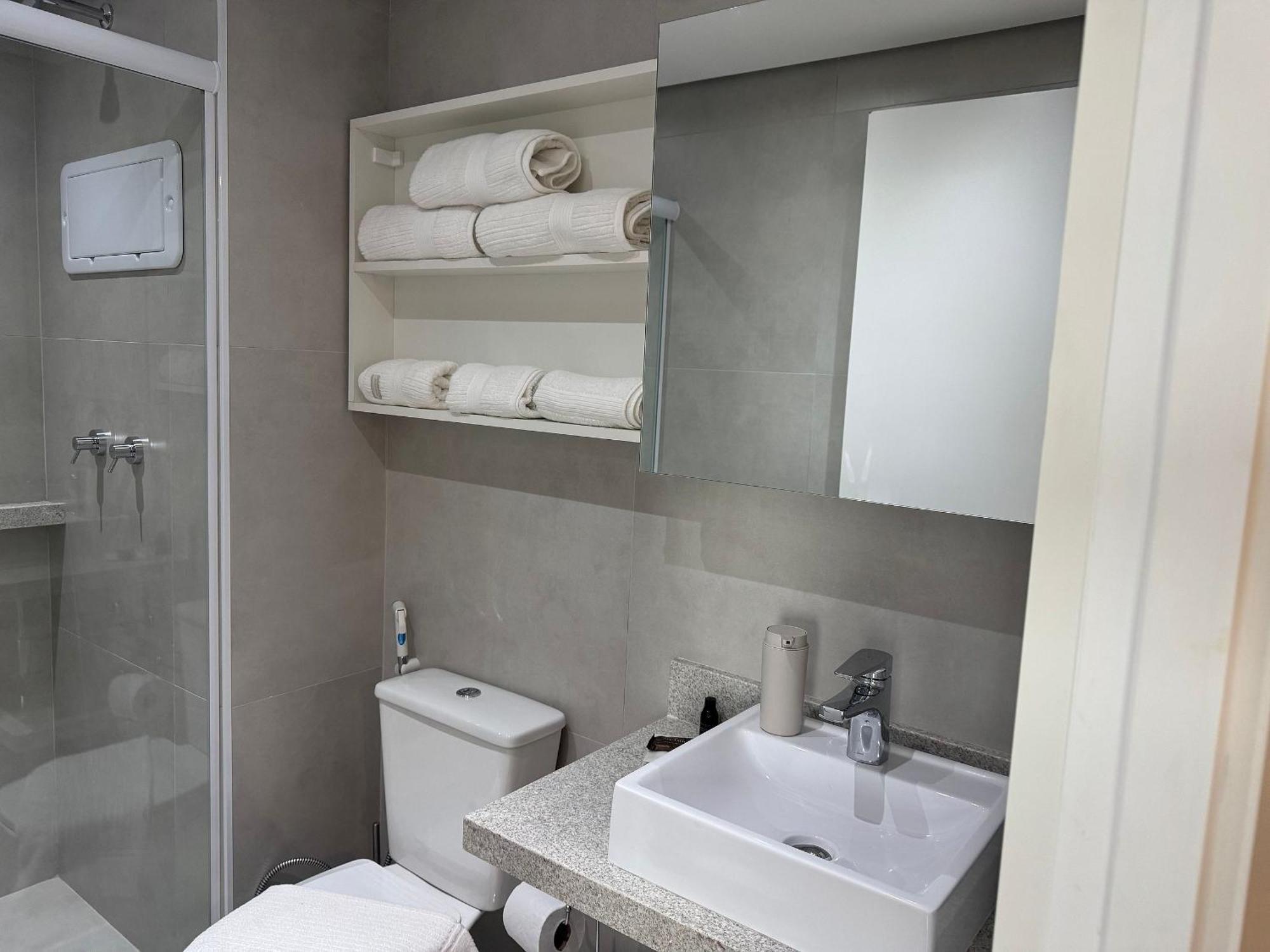 Flat Bem Localizado Na Regiao De Pinheiros! Apartamento São Paulo